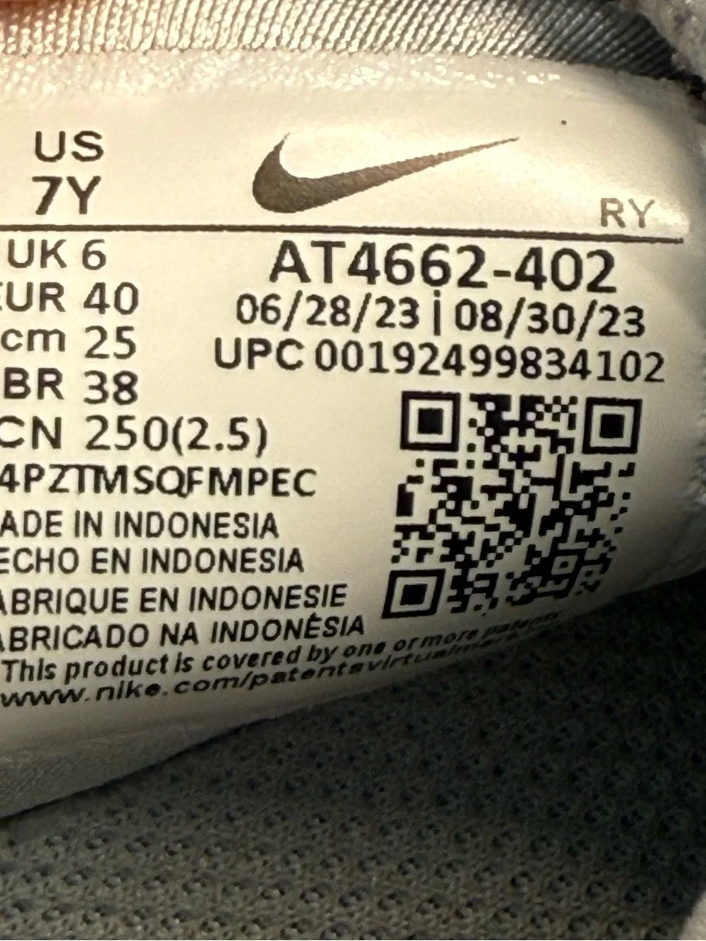 Nike Kids Running Sneakers Size 7 Youth Shoe Sneakers Light Blue